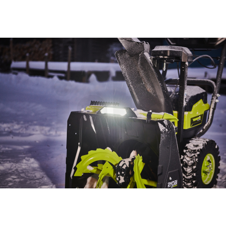 RYOBI RY36STX56A-250 36V MAX POWER bezuhlíková sněhová fréza se šířkou záběru 56 cm (2 x 5,0 Ah) 5133006516
