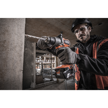 RYOBI BSB 18C3BL 18V Bezuhlíková příklepová vrtačka, 2x 4.0 Ah akumulátor 4935478938