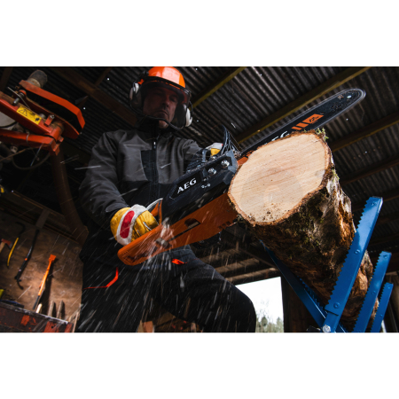 RYOBI ACS18B30 18V Bezuhlíková řetězová pila, délka lišty 30cm 4935471337