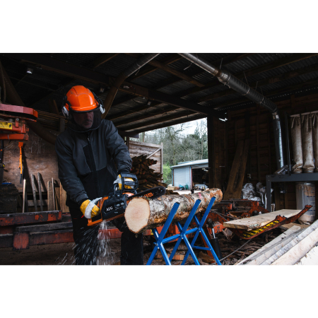 RYOBI ACS18B30 18V Bezuhlíková řetězová pila, délka lišty 30cm 4935471337