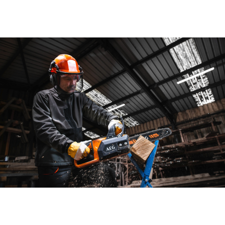 RYOBI ACS18B30 18V Bezuhlíková řetězová pila, délka lišty 30cm 4935471337