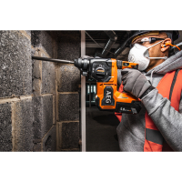 RYOBI BBH 18BL2 18V Bezuhlíkové SDS+ kladivo 4935480697