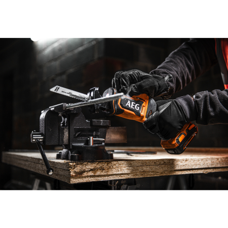 RYOBI BUS 18SBL 18V Subkompaktní bezuhlíková šavlová pila 4935479662