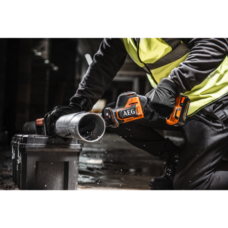 RYOBI BUS 18SBL 18V Subkompaktní bezuhlíková šavlová pila 4935479662
