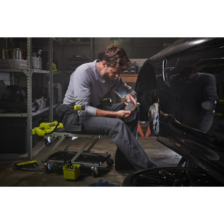 RYOBI RALC18 Servisní lehátko s osvětlením 18V ONE+ ™ 5133007046