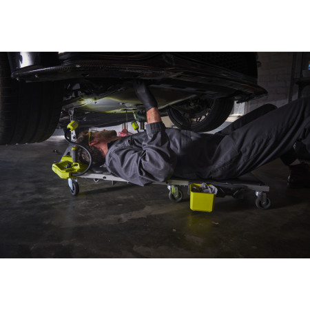 RYOBI RALC18 Servisní lehátko s osvětlením 18V ONE+ ™ 5133007046