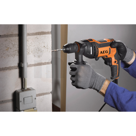 RYOBI SBE 750 RE Příklepová vrtačka 4935442850