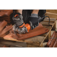RYOBI WS 13-125 SXE Malá 125mm úhlová bruska 4935451309