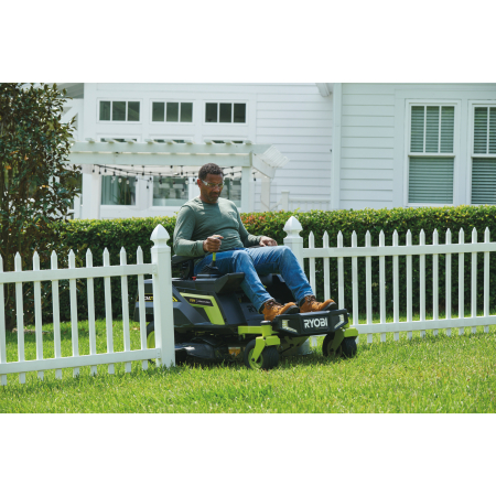 RYOBI RY72ZTRX76 72V Bezuhlíkový zahradní rider s nulovým poloměrem otáčení, šířka záběru 76cm 5133005760